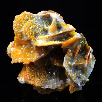 Wulfenite. 345.5 ct.