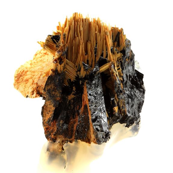 Rutile + Hematite. 228.5 ct.