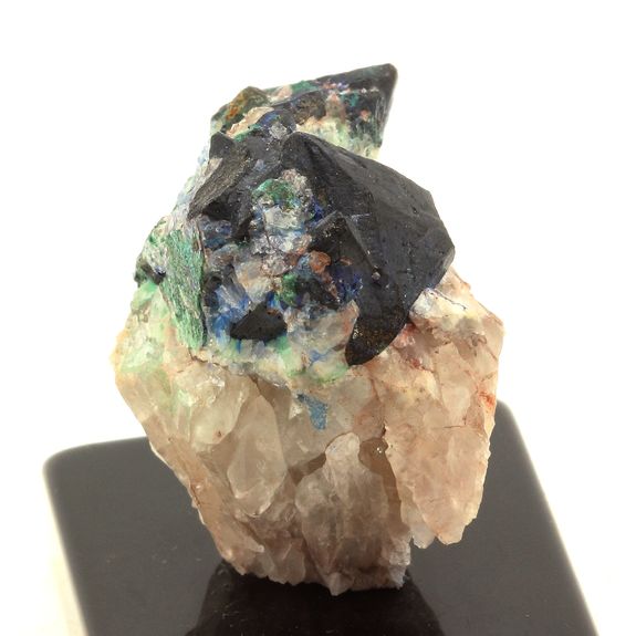 Cuprite. 163.0 ct.
