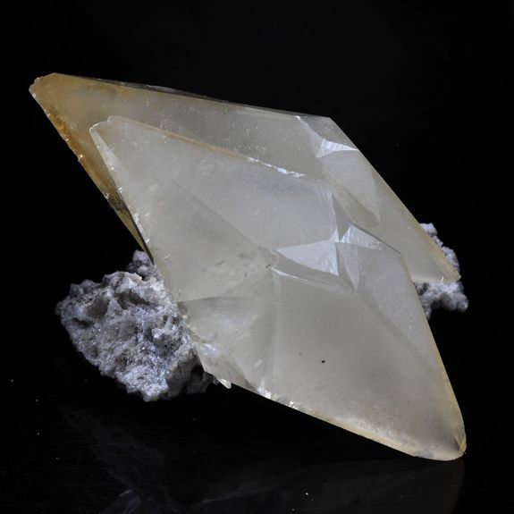 Calcite. 487.5 ct.