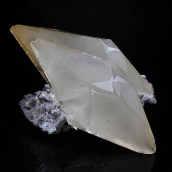 Calcite. 487.5 ct.