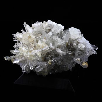 Quartz + Dolomite. 70.0 ct.
