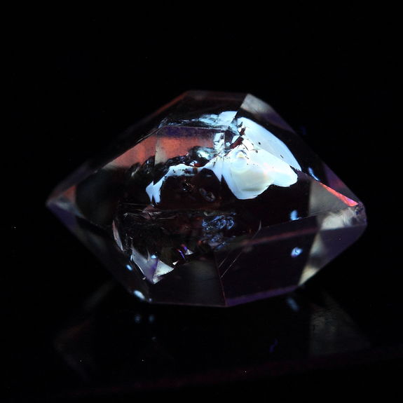 Quartz Pétrole. 5.66 ct.