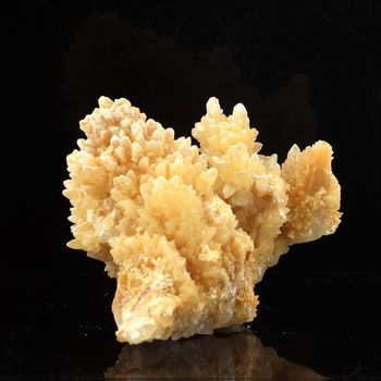 Calcite. 417.0 ct.