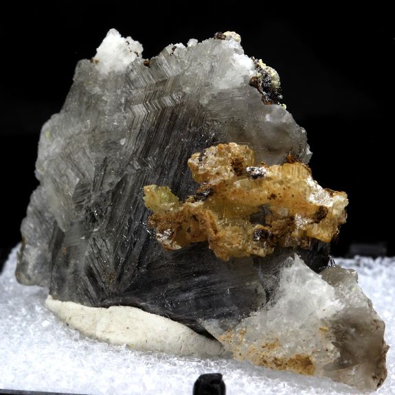 Stolzite sur Cerusite. 129.5 ct.