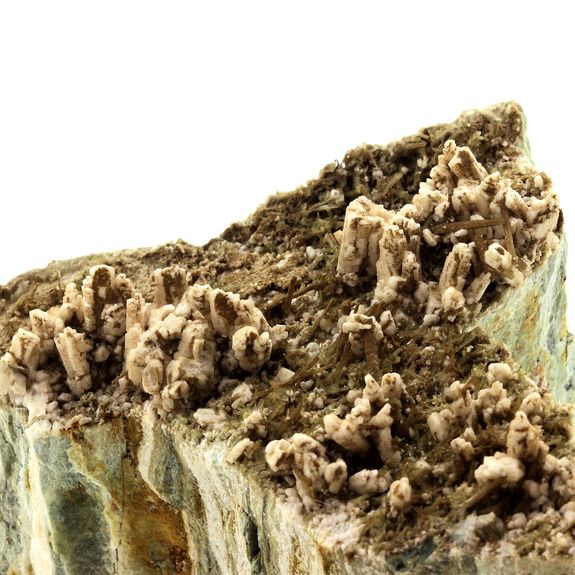 Clinozoisite, Albite. 1990.0 ct.