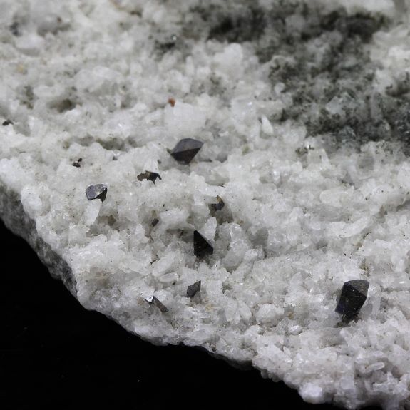 Anatase. 942.5 ct.