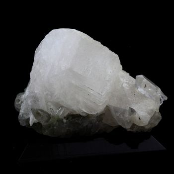 Calcite + Quartz. 167.5 ct.
