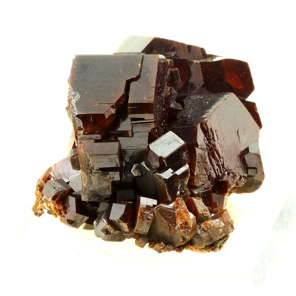 Vanadinite. 500.0 ct.