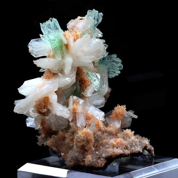 Apophyllite + Stilbite + Heulandite.