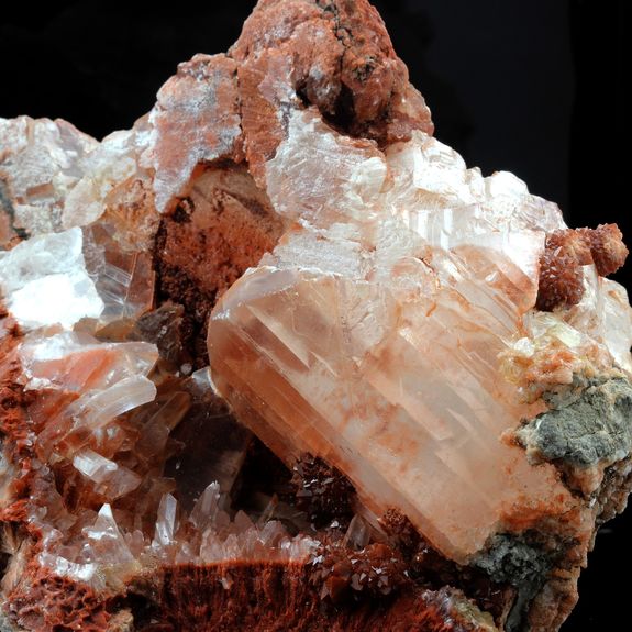 Gypsum + Hematoide Quartz.