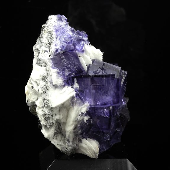 Fluorite. 214.0 ct.