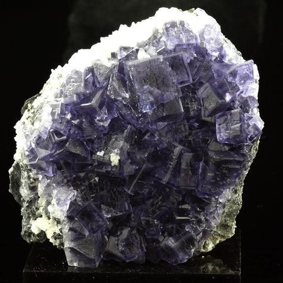Fluorite. 735.0 ct.