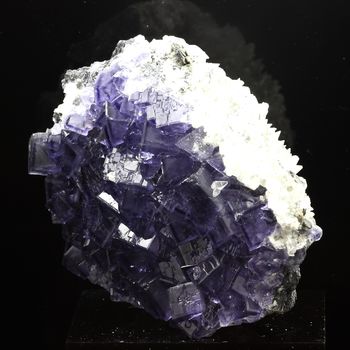 Fluorite. 735.0 ct.