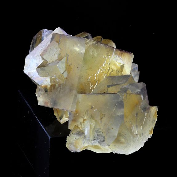 Fluorite. 316.0 ct.