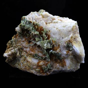 Pyromorphite. 570.0 ct.