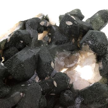 Quartz chloriteux + Titanite. 627.5 ct.