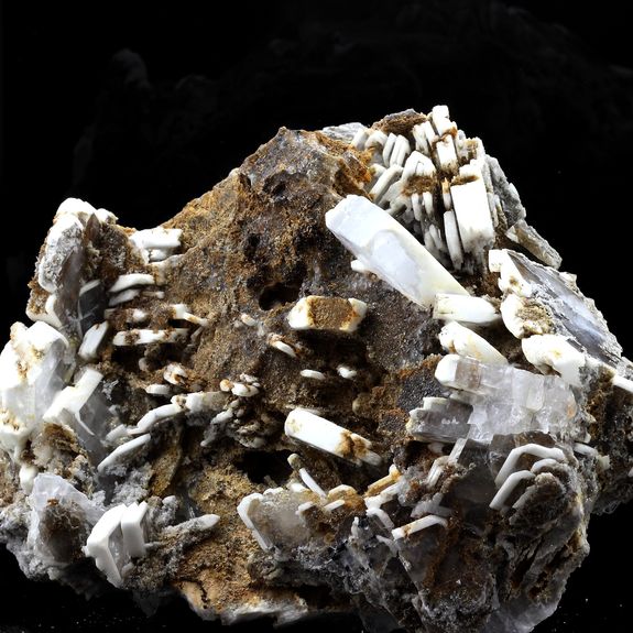 Baryte. 3869.5 ct.