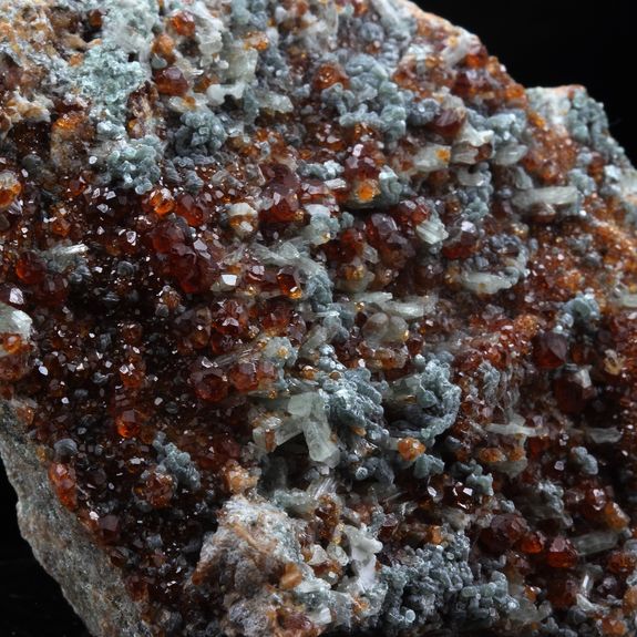 Grenat Hessonite. 901.0 ct.