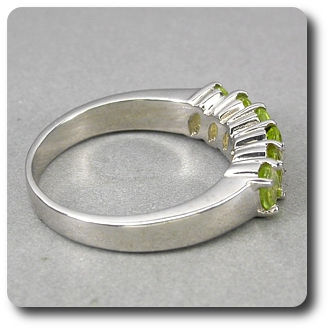 PERIDOT RING