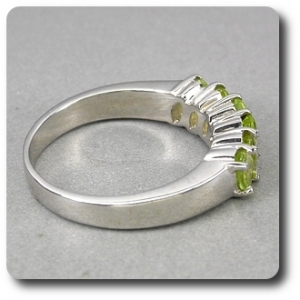 PERIDOT RING