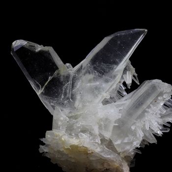 Quartz Macle. 57.5 ct.