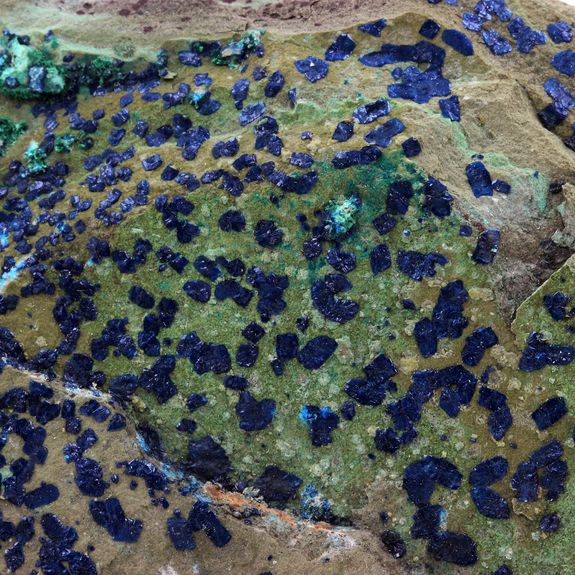 Cornetite + Chrysocolle. 1108.0 ct.