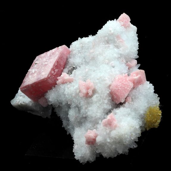 Rhodochrosite, Quartz. 194.0 ct.