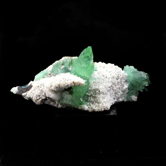 Apophyllite. 263.0 ct.