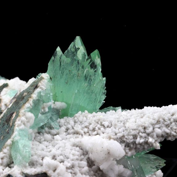 Apophyllite. 263.0 ct.