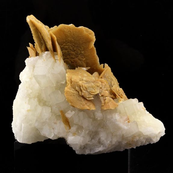 Dolomite + Siderite. 323.0 ct.