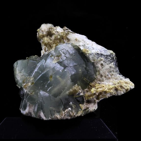 Prehnite + Epidote + Byssolite. 68.5 ct.