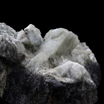 Adulaire, Byssolite.