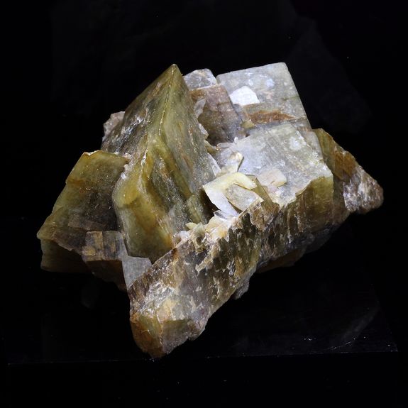 Siderite, Quartz. 347.0 ct.