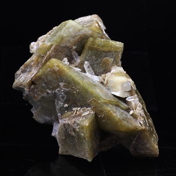 Siderite, Quartz. 347.0 ct.