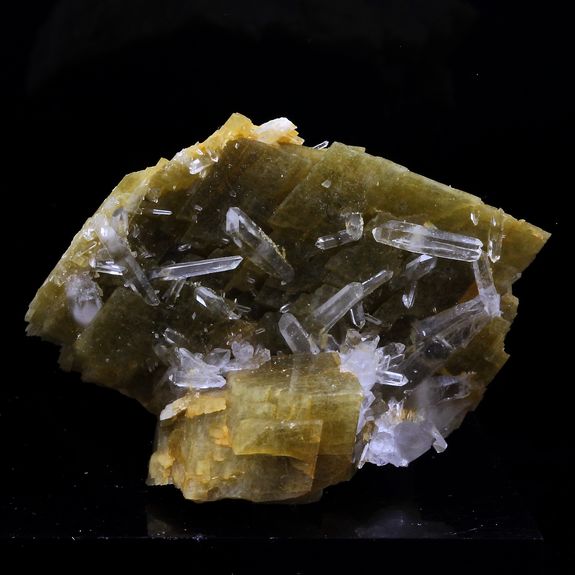 Siderite, Quartz. 259.0 ct.