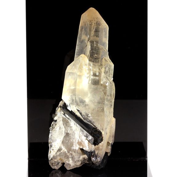 Quartz, Tourmaline Elbaite. 1214.0 ct.