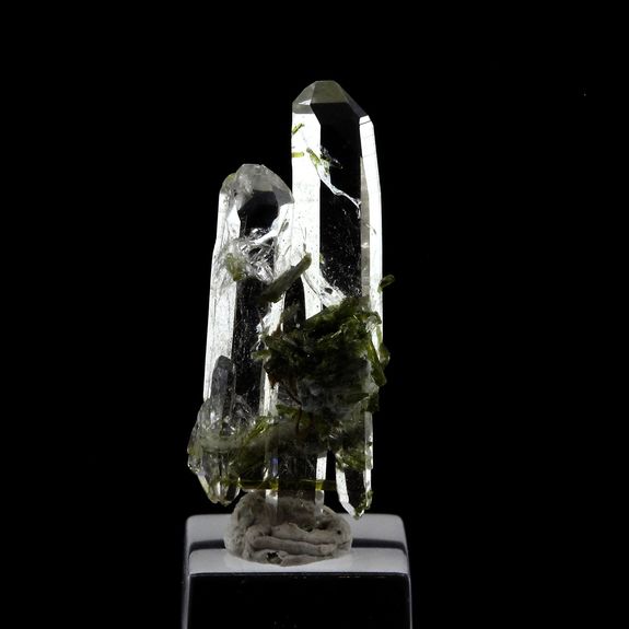 Epidote + Quartz. 5.0 ct.