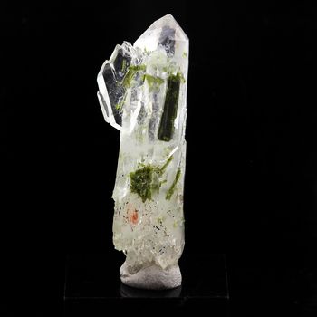 Epidote + Quartz. 19.5 ct.