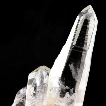 Quartz. 1736.0 ct.