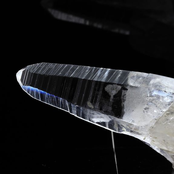 Quartz. 1736.0 ct.