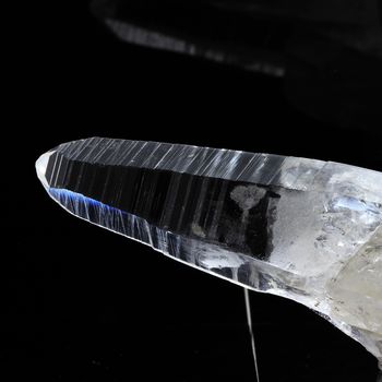 Quartz. 1736.0 ct.