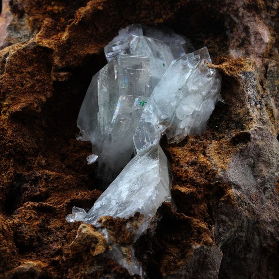 Baryte + Malachite. 3282.0 ct.