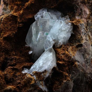 Baryte + Malachite. 3282.0 ct.