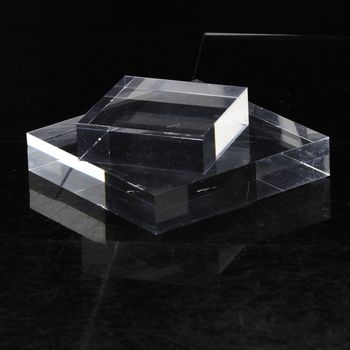 Socle présentoir acrylique support pour minéraux. 4 pièces