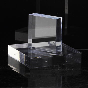 Socle présentoir acrylique support pour minéraux. 4 pièces