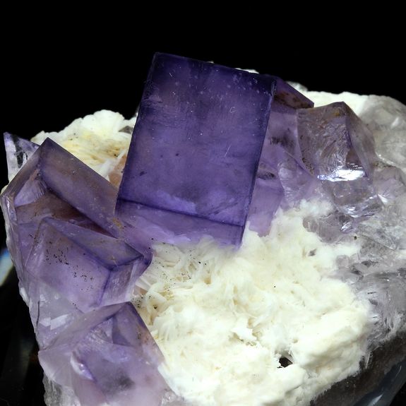 Fluorite + Baryte. 633.5 ct.