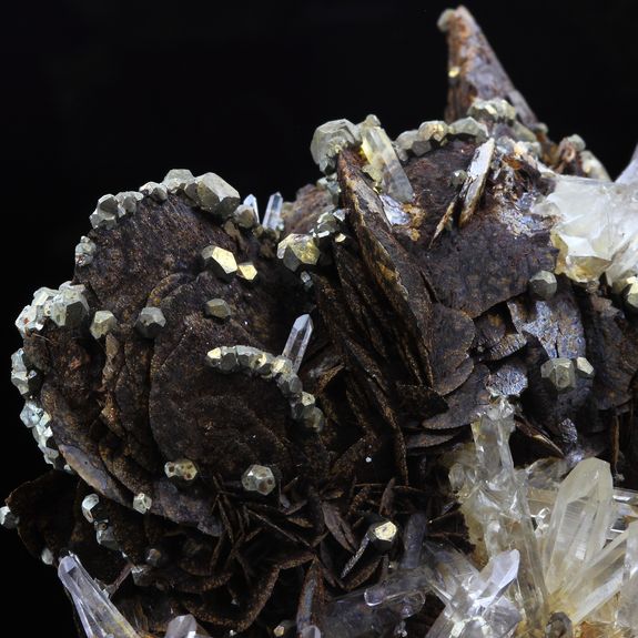 Siderite, Quartz, Pyrite. 2000.0 ct.