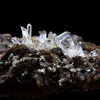 Siderite, Quartz, Pyrite. 2000.0 ct.
