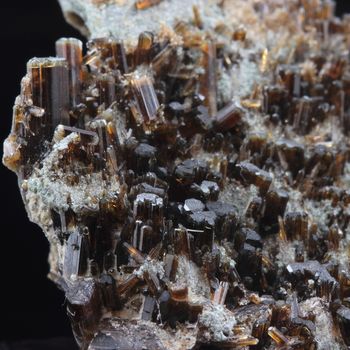 Vesuvianite. 38.0 ct.